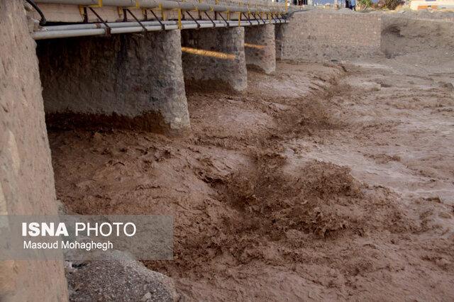 بارش شدید باران و سیلابی شدن مسیل ها در مهدیشهر و سمنان