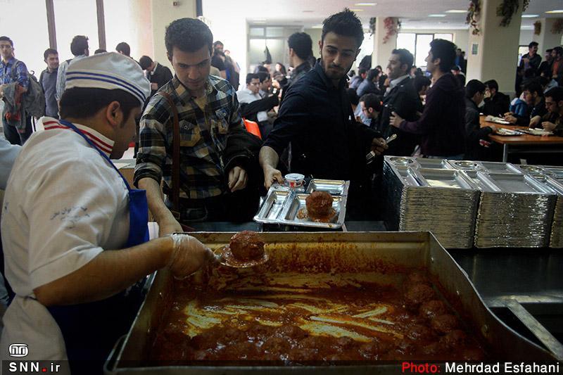 1400 نفر از دانشجویان علوم پزشکی کرمان غذا های رزرو شده خود را لغو کردند ، تمهیدات ویژه جهت پیشگیری از شیوع کرونا در سلف دانشگاه