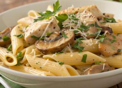 طرز تهیه پاستا پنه با مرغ و قارچ