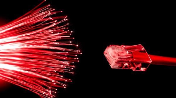 بازگشت بسته های فیبر نوری با سرعت 1000 مگابیت مخابرات و قیمت بسیار مناسب